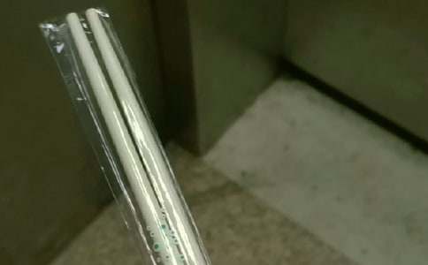 玩筷子小班教案