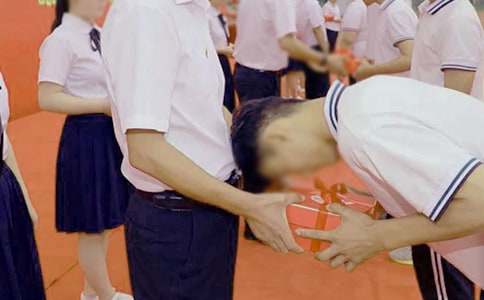 �ڳ�������ʽ�ϵĽ�����