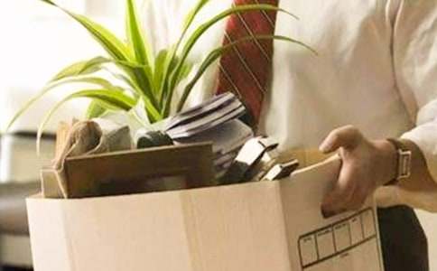 酒店服务员年终个人辞职报告