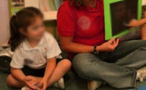 幼儿园中班获奖活动方案《脱队的小鑫》